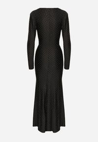 Born2be - Czarna Sukienka Koktajlowa o Dopasowanym Kroju z Cyrkoniami i Marszczeniem w Talii Issalina. Okazja: na imprezę. Kolor: czarny. Długość rękawa: długi rękaw. Wzór: aplikacja. Typ sukienki: dopasowane. Styl: wizytowy #4