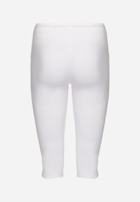 Born2be - Białe Spodnie 3/4 z Gumką w Pasie i Troczkiem Ozdobione Cyrkoniami Nazairia. Okazja: na co dzień. Kolor: biały. Wzór: aplikacja. Styl: casual #6