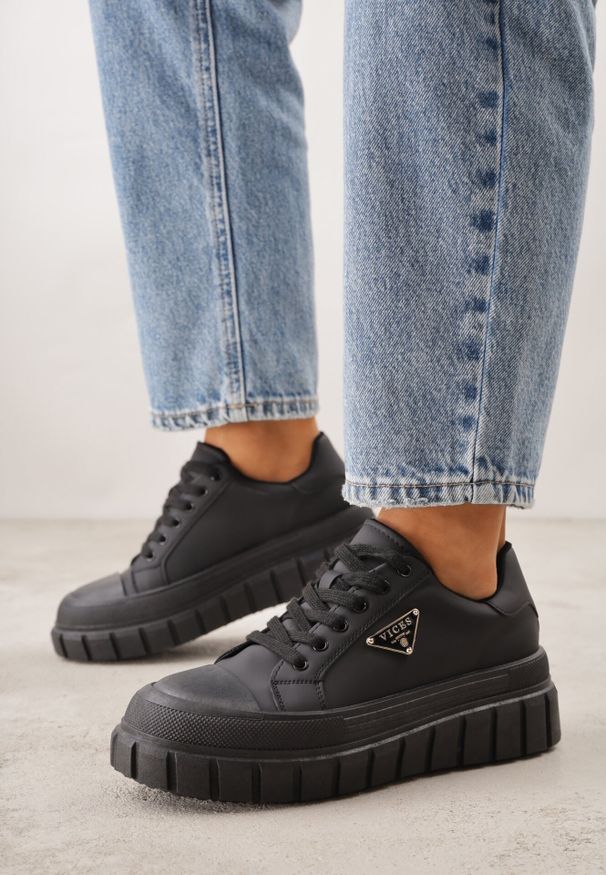 Born2be - Czarne Casualowe Sneakersy VICES na Grubej Podeszwie z Tłoczeniami Therelle. Okazja: na co dzień. Kolor: czarny. Materiał: dzianina, jeans
