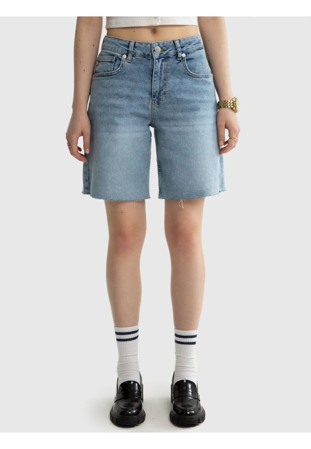 Big-Star - Szorty damskie jeansowe o luźnym kroju z kolekcji Authentic niebieskie Authentic 291. Okazja: na co dzień, na spacer. Kolor: niebieski. Materiał: jeans. Sezon: lato. Styl: wakacyjny, klasyczny, casual