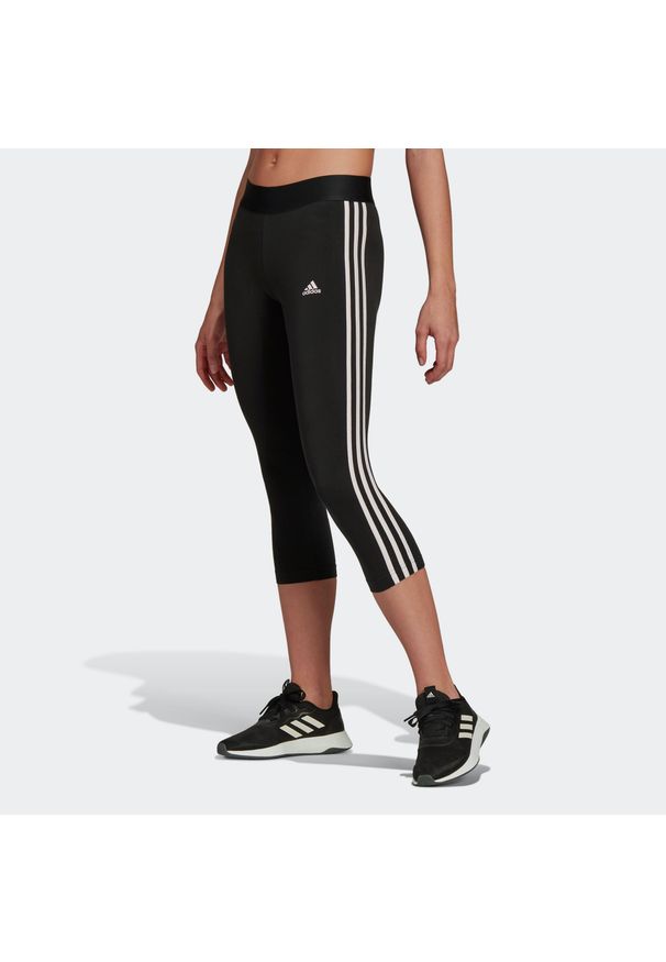 Legginsy 7/8 fitness damskie Adidas Essentials. Kolor: czarny. Materiał: bawełna, elastan. Wzór: paski. Sport: fitness