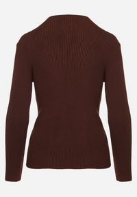 Born2be - Brązowy Prążkowany Golf z Wycięciem Przy Dekolcie z Cyrkoniami Wokół Merithias. Okazja: na co dzień. Typ kołnierza: golf. Kolor: brązowy. Materiał: prążkowany. Wzór: aplikacja. Sezon: zima, jesień. Styl: casual, elegancki #5