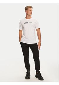 Jack & Jones - Jack&Jones T-Shirt Corp 12233999 Biały Standard Fit. Kolor: biały. Materiał: bawełna