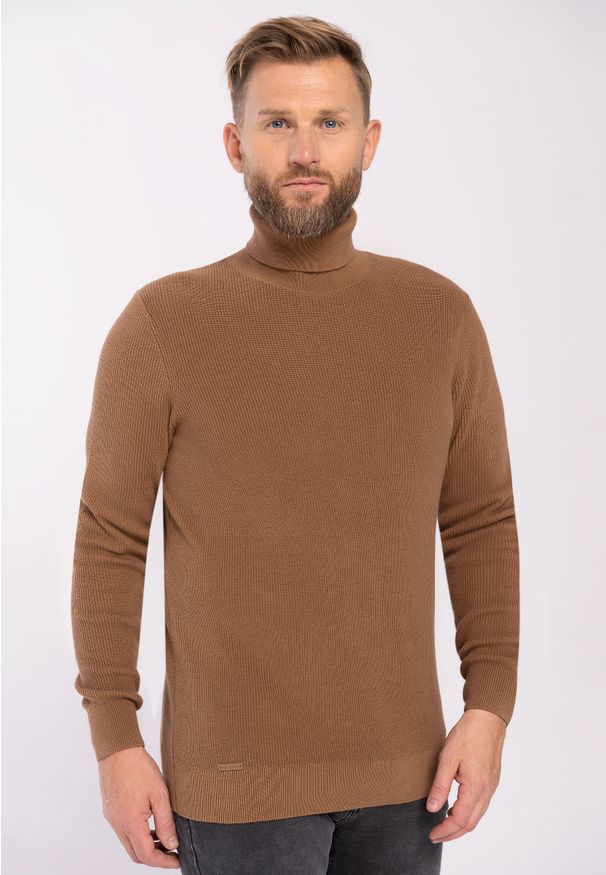 Volcano - Sweter z golfem S-ARTHUR. Okazja: na co dzień. Typ kołnierza: golf. Kolor: kremowy. Materiał: bawełna, materiał. Wzór: ze splotem. Styl: klasyczny, casual