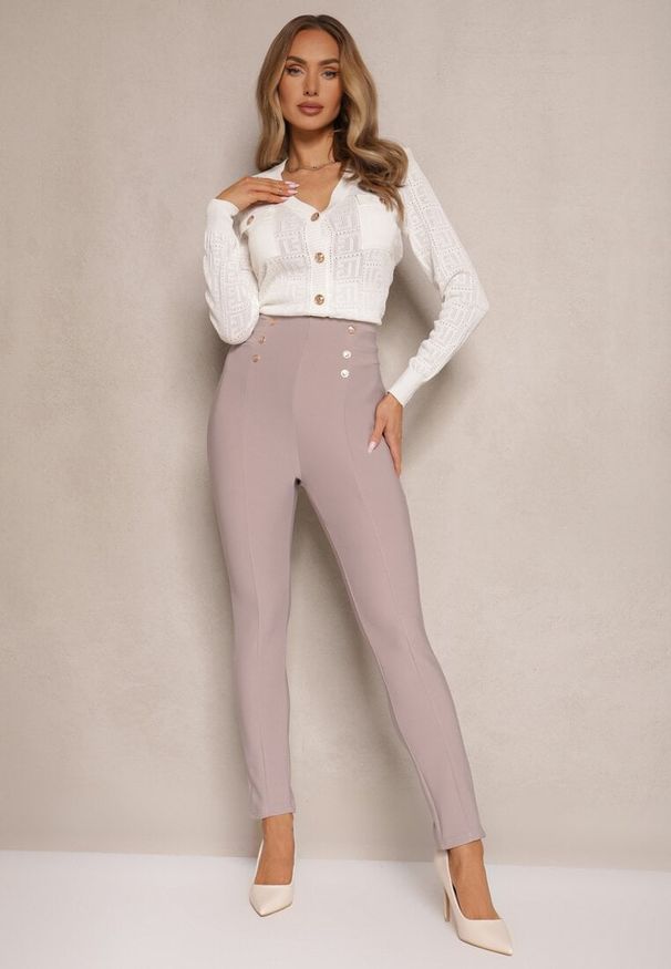 Renee - Jasnobeżowe Legginsy Bawełniane High Waist Ozdobione Guzikami Liorvia. Stan: podwyższony. Kolor: beżowy. Materiał: bawełna. Wzór: aplikacja