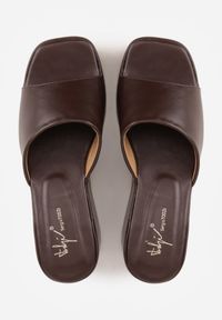 Renee - Brązowe Chunky Klapki na Koturnie i Platformie z Kwadratowym Noskiem Magass. Kolor: brązowy. Sezon: lato. Obcas: na koturnie. Styl: wakacyjny #4