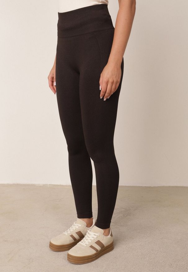 Born2be - Brązowe Legginsy z Wysokim Stanem z Modelującymi Wstawkami Onorata. Okazja: na co dzień. Stan: podwyższony. Kolor: brązowy. Materiał: prążkowany. Długość: krótkie. Styl: casual