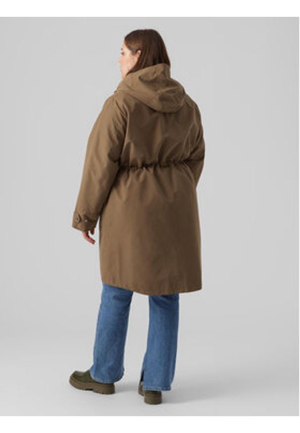 Vero Moda Curve Płaszcz przejściowy 10287156 Brązowy Regular Fit. Kolor: brązowy. Materiał: syntetyk