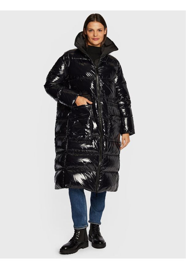 Calvin Klein Płaszcz zimowy High Shine K20K204687 Czarny Regular Fit. Kolor: czarny. Materiał: syntetyk. Sezon: zima