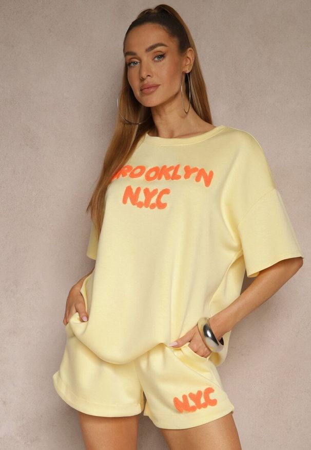Renee - Żółty Komplet z Wiskozą o Fasonie Oversize T-shirt i Szorty Lirafina. Kolor: żółty. Materiał: wiskoza