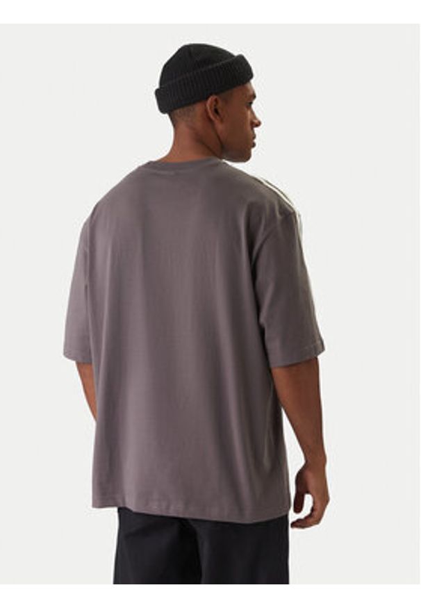Adidas - adidas T-Shirt adicolor 3-Stripes KE1591 Szary Oversize. Kolor: szary. Materiał: bawełna