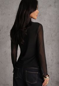 Renee - Czarna Siateczkowa Bluzka Longsleeve z Golfem o Dopasowanym Kroju Yenlea. Typ kołnierza: golf. Kolor: czarny. Materiał: skóra, materiał. Długość rękawa: długi rękaw #3