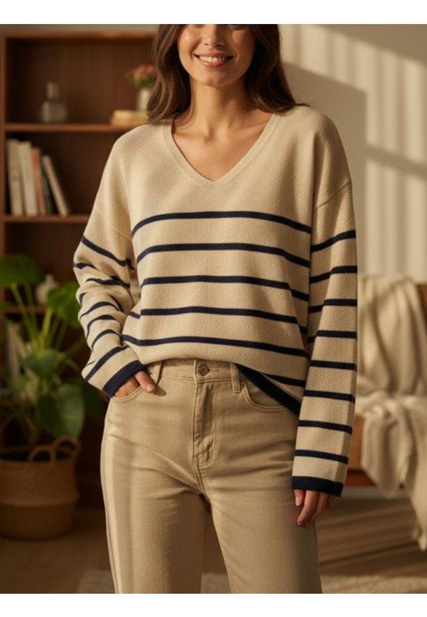 Sinsay - Sweter w paski z dekoltem V - beżowy. Kolor: beżowy. Wzór: paski