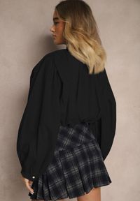 Renee - Czarna Bufiasta Koszula z Bawełny w Stylu Retro z Ozdobną Kokardą Frulla. Okazja: na co dzień. Typ kołnierza: kokarda. Kolor: czarny. Materiał: bawełna. Długość rękawa: długi rękaw. Długość: długie. Styl: retro #3