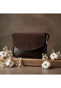 Listonoszka skórzana zamszowa DAN-A721 czekolada. Materiał: skórzane. Styl: elegancki #1