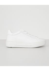 RENE CAOVILLA - Białe sneakersy Xtra z kryształami Swarovskiego. Okazja: na co dzień. Nosek buta: okrągły. Zapięcie: pasek. Kolor: biały. Materiał: jeans, dresówka, guma #3