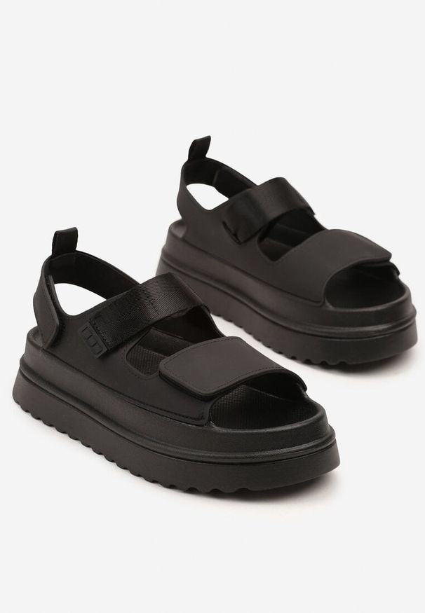 Born2be - Czarne Sandały w Stylu Chunky na Grubej Podeszwie Zapinane na Rzep Militiela. Zapięcie: rzepy. Kolor: czarny. Styl: klasyczny, elegancki