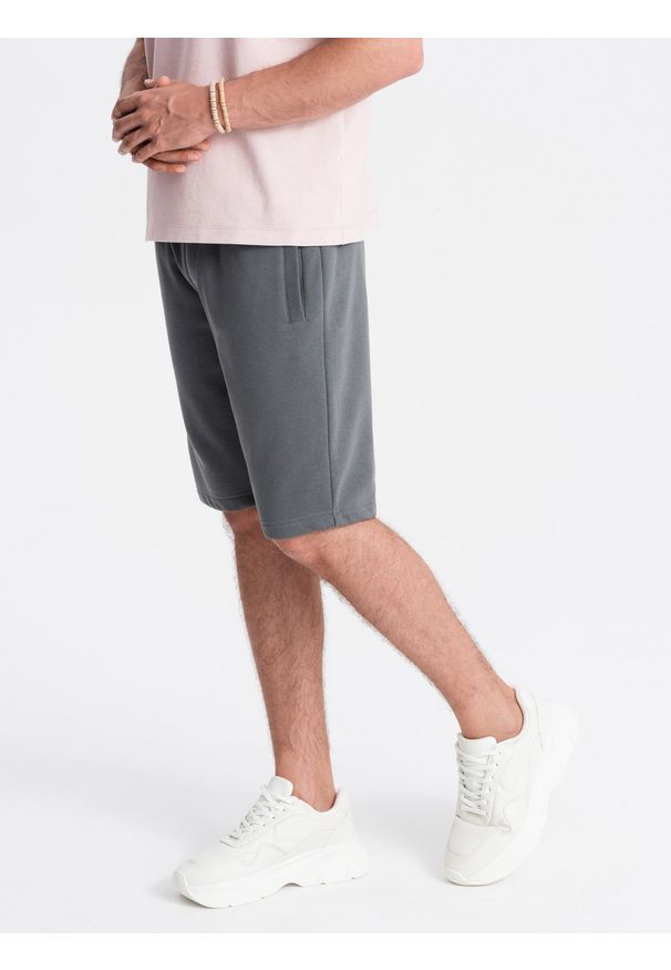 Ombre Clothing - Męskie szorty dresowe bawełniane BASIC – grafitowe V11 OM-SRBS-0149 - XXL. Okazja: na co dzień. Kolor: szary. Materiał: bawełna, dresówka. Styl: sportowy, casual