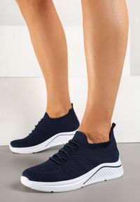 Renee - Granatowe Siateczkowe Buty Sportowe Sneakersy na Zdobionej Podeszwie Talloti. Okazja: na co dzień. Kolor: niebieski. Materiał: jeans. Wzór: aplikacja