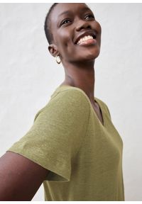 bonprix - T-shirt z czystego lnu. Typ kołnierza: dekolt w serek. Kolor: zielony. Materiał: len. Sezon: lato. Styl: elegancki #2