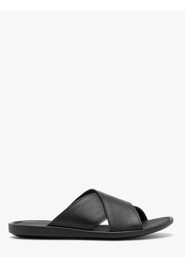 Ryłko - Czarne klapki męskie ze skóry licowej. Okazja: na co dzień. Kolor: czarny. Materiał: skóra. Sezon: lato. Styl: casual, street, wakacyjny, elegancki