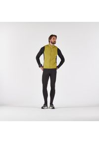 KIPRUN - Kamizelka do biegania męska Kiprun 500 Warm ocieplana. Kolor: czarny, zielony, wielokolorowy. Materiał: tkanina, materiał. Długość rękawa: bez rękawów. Sezon: zima. Sport: bieganie