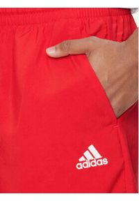 Adidas - adidas Szorty sportowe Essentials Chelsea Small Logo IC9394 Czerwony Regular Fit. Kolor: czerwony. Materiał: syntetyk. Styl: sportowy #5