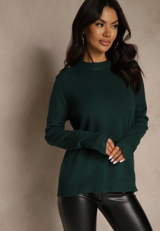 Renee - Ciemnozielony Klasyczny Sweter z Wełną i Bawełną Meviliana. Okazja: na co dzień. Kolor: zielony. Materiał: wełna, bawełna. Styl: klasyczny