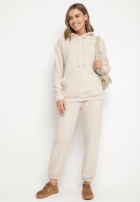 Born2be - Beżowe Bawełniane Spodnie Dresowe ze Sznurkiem Saliavera. Okazja: na co dzień. Kolor: beżowy. Materiał: dresówka, bawełna. Styl: klasyczny, sportowy, casual