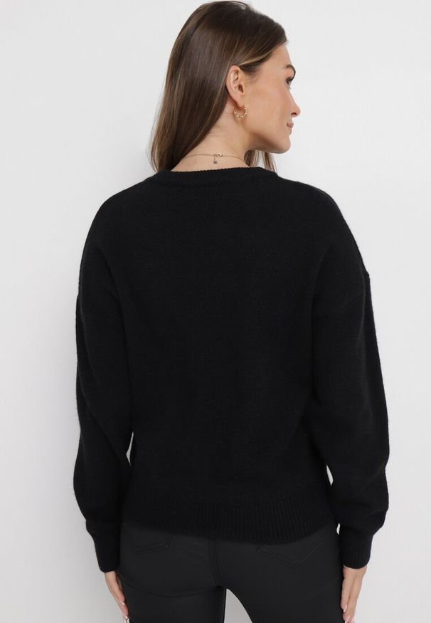 Born2be - Czarny Sweter z Napisem Amour i Okrągłym Dekoltem Satrise. Kolor: czarny. Materiał: dzianina, tkanina. Wzór: napisy. Styl: elegancki