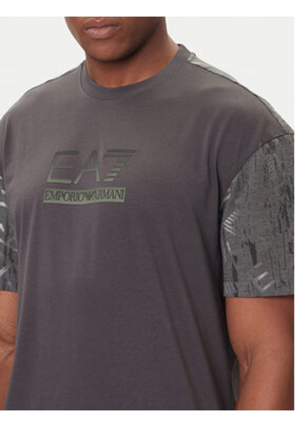 EA7 Emporio Armani T-Shirt 7M001130 AF16548 U8117 Szary Regular Fit. Kolor: szary. Materiał: bawełna