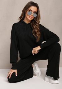 Renee - Czarny Komplet z Dzianiny Oversizowa Bluza z Kapturem i Spodnie z Szerokimi Nogawkami Mathuva. Kolor: czarny. Materiał: dzianina. Wzór: aplikacja, ze splotem #4