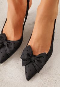 Renee - Czarne Sandały Slingback na Kaczuszce Zdobione Aplikacją z Kokardą Tenianee. Okazja: na co dzień. Zapięcie: pasek. Kolor: czarny. Materiał: jeans. Wzór: aplikacja. Obcas: na szpilce. Styl: casual #4