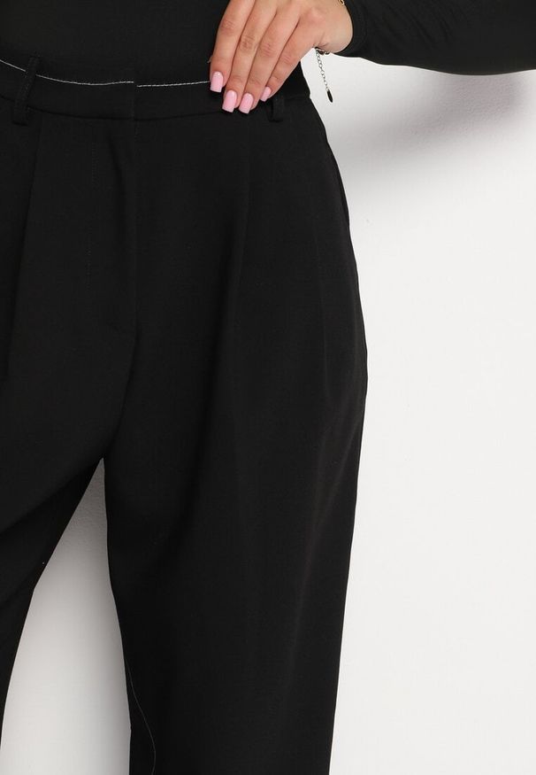 Born2be - Czarne Szerokie Spodnie Garniturowe z Wysokim Stanem i Wiskozą Mavana. Okazja: na spotkanie biznesowe. Stan: podwyższony. Kolor: czarny. Materiał: wiskoza. Styl: biznesowy, elegancki