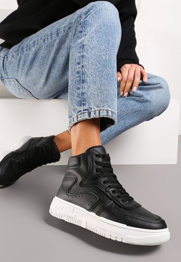 Born2be - Czarne Płaskie Sznurowane Sneakersy z Cholewką za Kostkę Targia. Wysokość cholewki: za kostkę. Kolor: czarny. Materiał: jeans. Szerokość cholewki: normalna