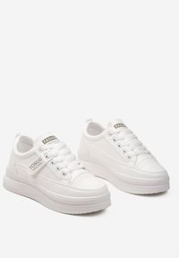 Born2be - Białe Sneakersy na Grubej Podeszwie z Napisami Aponi. Nosek buta: okrągły. Zapięcie: sznurówki. Kolor: biały. Materiał: jeans. Wzór: napisy #2