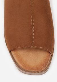 Renee - Jasnobrązowe Sandały VICES na Słupku i Platformie Stylizowanych na Drewniane Lobenti. Zapięcie: sprzączka. Kolor: brązowy. Materiał: jeans. Sezon: lato. Obcas: na platformie #7