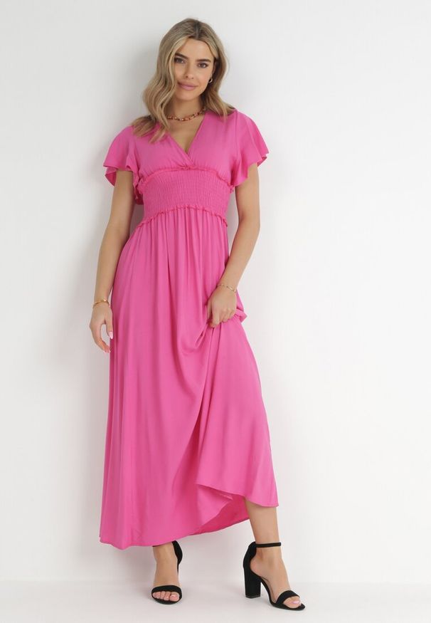 Born2be - Fuksjowa Kopertowa Sukienka z Wiskozy z Gumką w Pasie Neroni. Kolor: różowy. Materiał: wiskoza. Typ sukienki: kopertowe. Długość: maxi