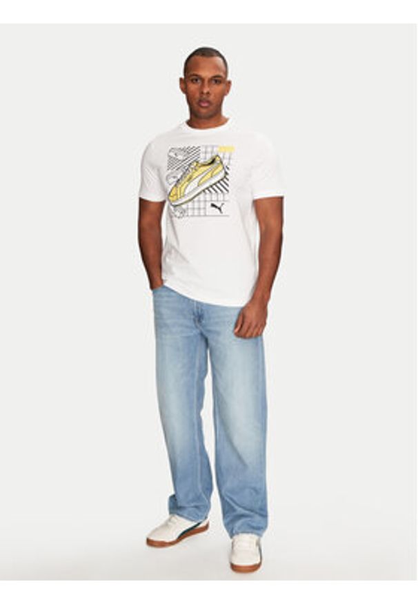 Puma T-Shirt Sneaker 684830 Biały Regular Fit. Kolor: biały. Materiał: bawełna