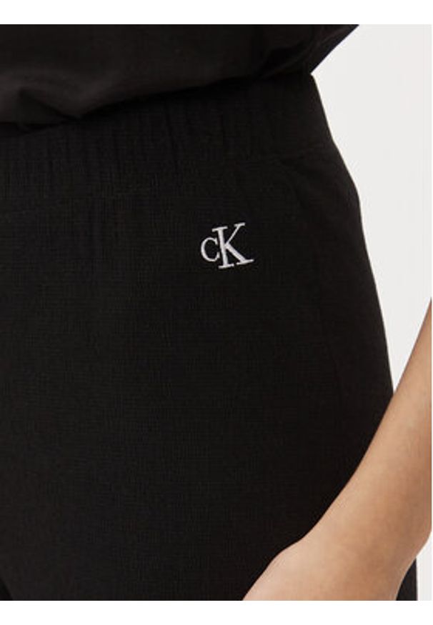 Calvin Klein Jeans Spodnie dzianinowe J20J222685 Czarny Straight Fit. Kolor: czarny. Materiał: syntetyk