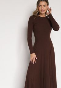 Born2be - Brązowa Bawełniana Sukienka o Rozkloszowanym Kroju Tuselenea. Okazja: na co dzień. Kolor: brązowy. Materiał: bawełna. Typ sukienki: proste. Styl: casual, elegancki #6