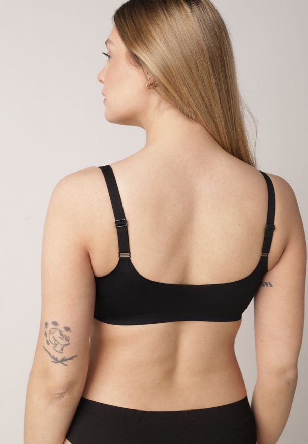 Born2be - Czarny Biustonosz z Usztywnianymi Miseczkami i Transparentną Wstawką Zeriga. Kolor: czarny