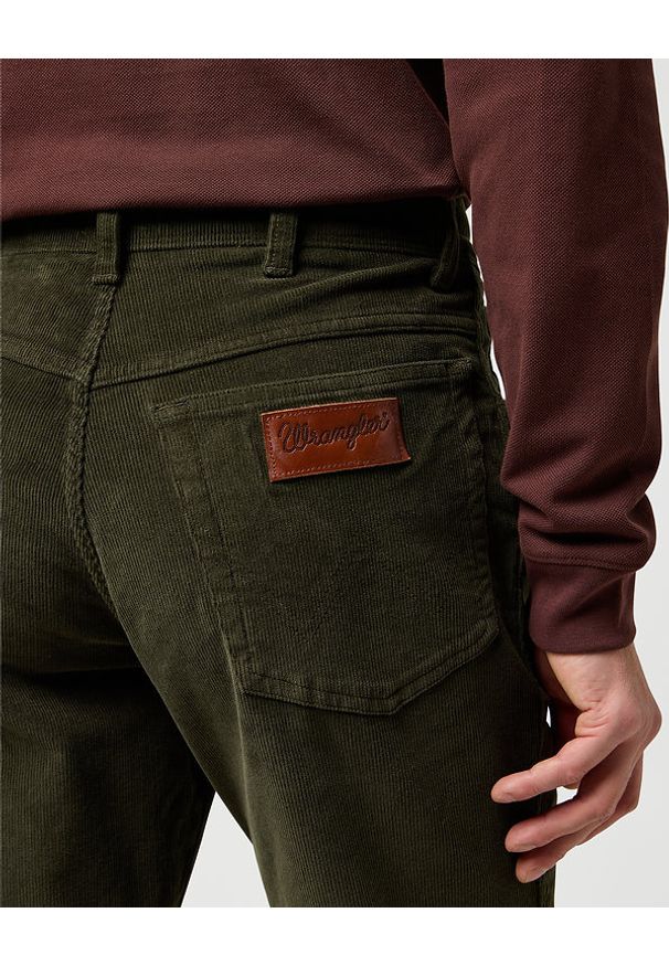 Wrangler - MESKIE SPODNIE WRANGLER TEXAS SLIM FOREST NIGHT 112371012