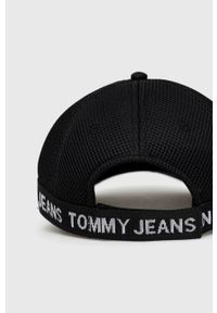 Tommy Jeans czapka z daszkiem kolor czarny z nadrukiem. Kolor: czarny. Materiał: włókno, materiał. Wzór: nadruk #2