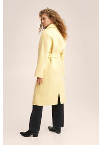 mango - Mango płaszcz Batin damski kolor żółty przejściowy. Okazja: na co dzień. Kolor: żółty. Materiał: włókno. Styl: casual