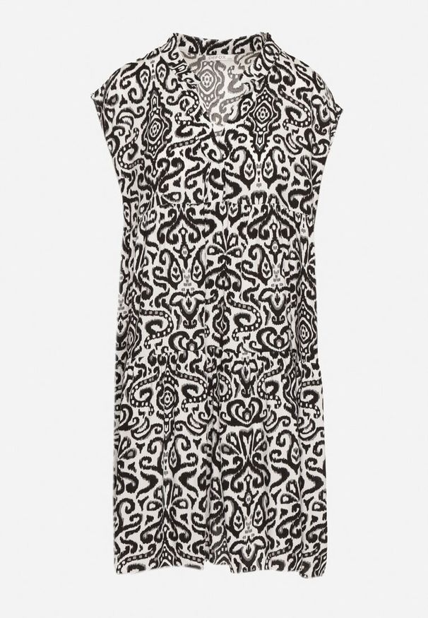 Born2be - Czarna Bawełniana Sukienka o Rozkloszowanym Kroju Oversize Liravina. Okazja: na co dzień. Typ kołnierza: dekolt w serek. Kolor: czarny. Materiał: bawełna. Typ sukienki: oversize. Styl: elegancki, casual, klasyczny