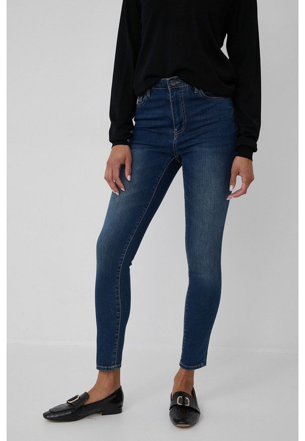 Armani Exchange jeansy damskie high waist. Stan: podwyższony. Kolor: niebieski