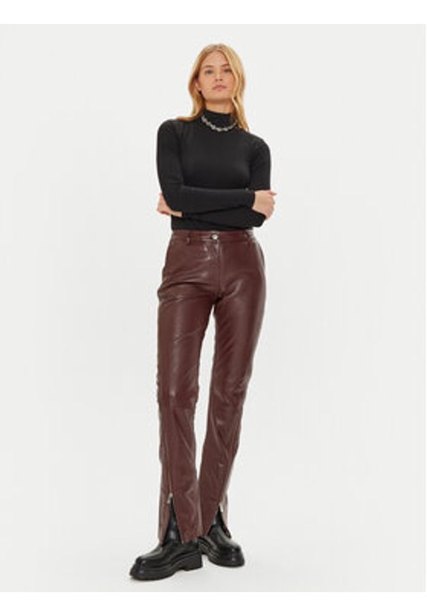 Weekend Max Mara Golf Multif 2425946042 Czarny Slim Fit. Typ kołnierza: golf. Kolor: czarny. Materiał: wiskoza