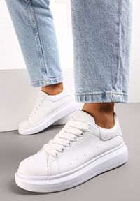 Renee - Białe Sznurowane Sneakersy na Grubej Podeszwie Wicky. Kolor: biały #5