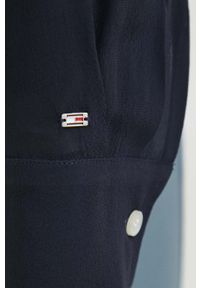 TOMMY HILFIGER - Tommy Hilfiger koszula damska kolor granatowy relaxed z kołnierzykiem klasycznym. Typ kołnierza: kołnierzyk klasyczny. Kolor: niebieski. Materiał: tkanina. Styl: klasyczny #5